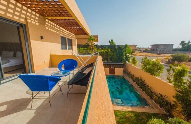 Villa with heated pool, 4 bedrooms, sleeps 10.