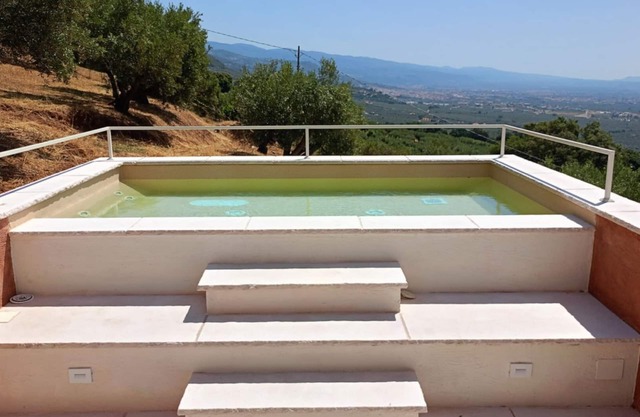 Villa with hot tub at only 6 km from the beach