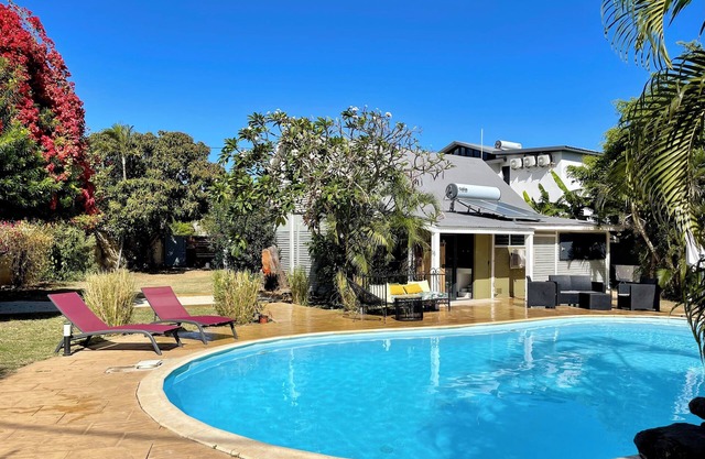 Villa with large pool, five minutes' walk from the beach
