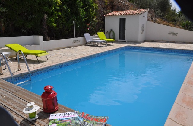 VILLA WITH POOL AND PANORAMIC VIEW OF THE SEA AND MOUNTAIN