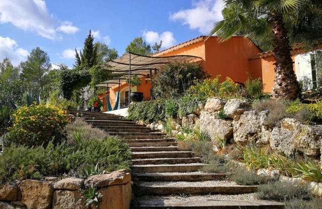 Villa with pool between the sea and the Gorges du Verdon