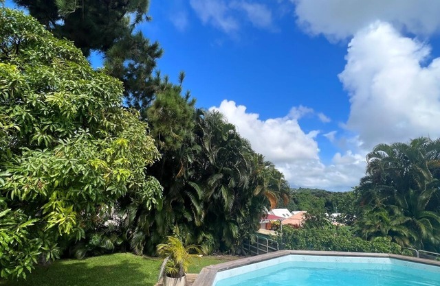 Villa with pool & jacuzzi, capacity 10 guests