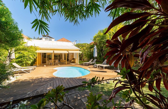 Villa with pool near the lagoon