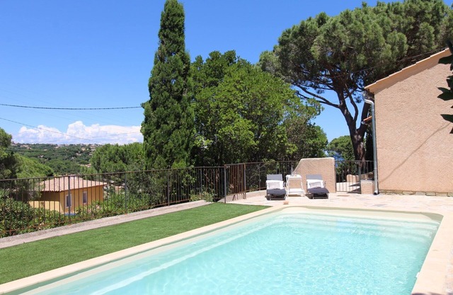 VILLA WITH PRIVATE POOL FOR 4/6 PEOPLE NEAR TOWN AND BEACHES