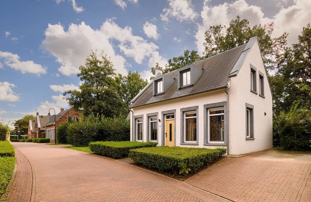 Villa with sauna, bubble bath and veranda