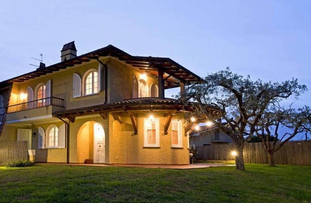 Villa with swimming pool/garden in Piano di Mommio - Free Wi-FI
