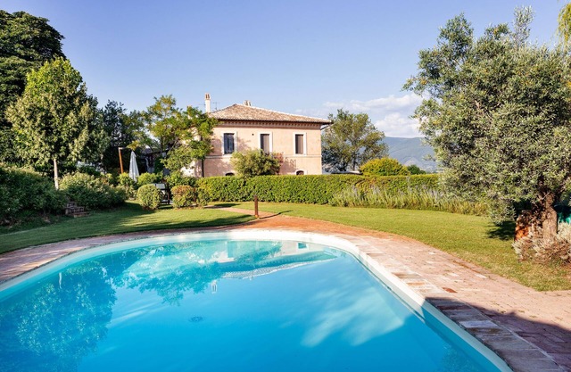 Villa with Yoga studio and pool in a peaceful oasis. Spoleto 10 min Rome 1.30 h