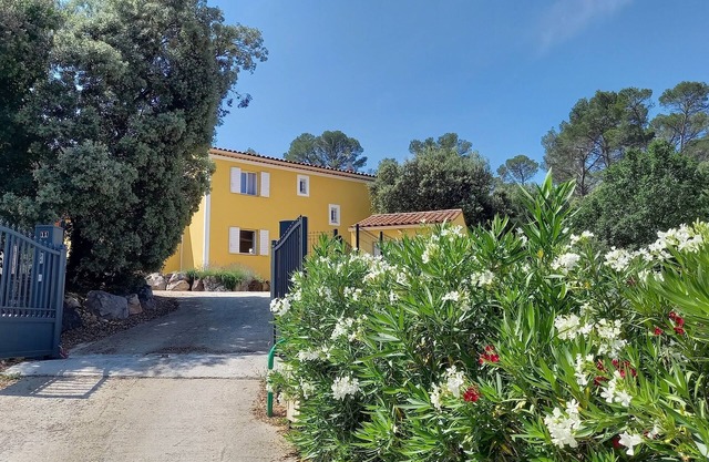 Villa4* Salt-heated swimming pool, Air conditioning, EV car rental terminal, mosquito repellent terminal