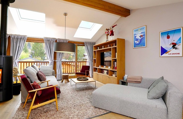 Village house in the heart of Praz with sauna and garage