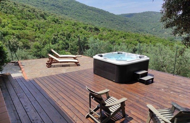 Villamaura, in the nature of the mountains, a stone's throw from the sea