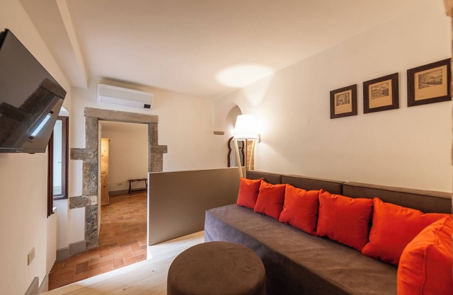 Villamena, Villa in Assisi, OLMO-TORRE