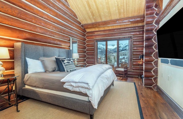 Villas At Tristant 137 by Avantstay Ski In/Ski Out Home w/Panoramic Views & Hot Tub