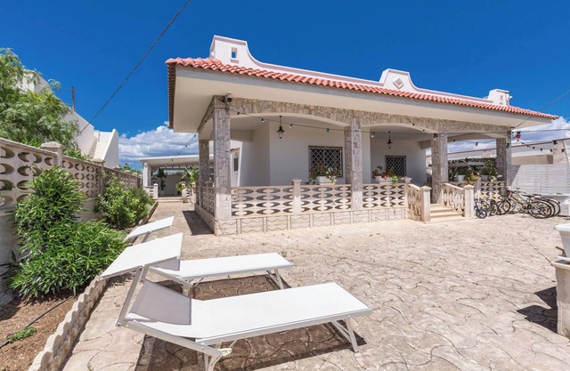 Villetta Sea Sunset by BarbarHouse