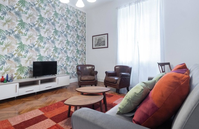Vincenzo Monti 29 C - One Bedroom Apartment, Sleeps 4