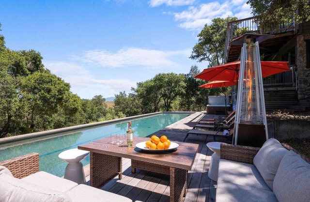 Vineyard View Retreat 8 Minutes to Healdsburg