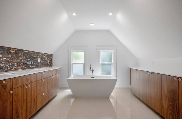 Vintage Elegance, Prime Location - Perry District Gem from 1905.