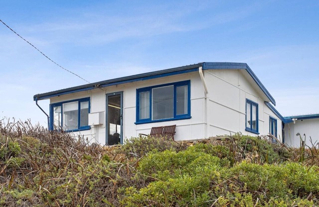 Vintage Ledge Point Beach Shack