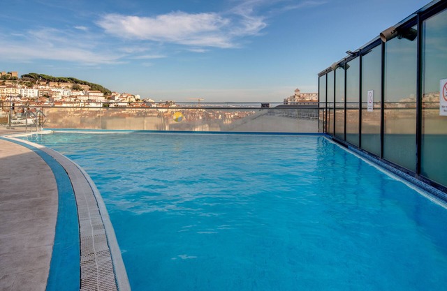 VIP Executive Eden Aparthotel
