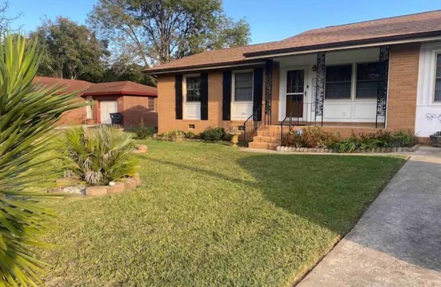 Visiting family need space? Enjoy our spacious & serene abode. Plenty of space!
