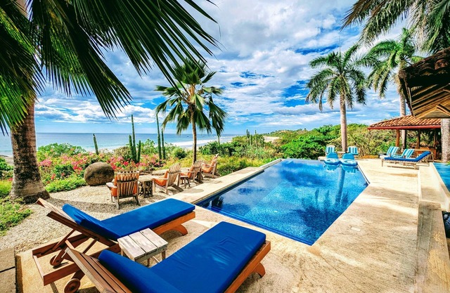 VISTA AZUL - Oceanfront with incredible views in Playa Negra with WiFi and AC!