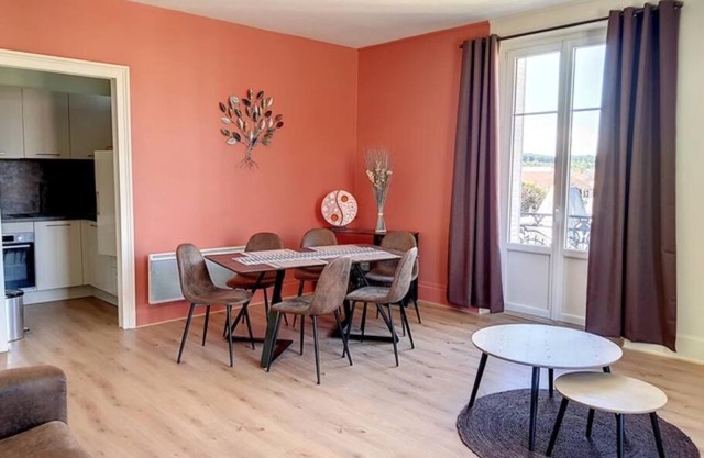 Vittel Spacieux 2 pièces Rénové - Confortable - Vue - 200 mètres Thermes