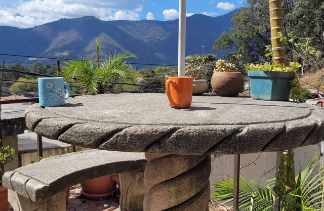 Volcano view modest Casita 3-bedroom with WiFi in Antigua