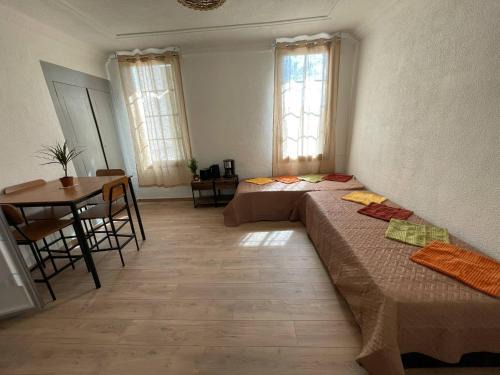 Vous viendrez vivre ici 2 pièces lavandes garage à moto