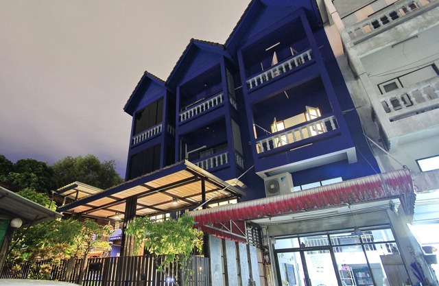 #VS Suite room on the famous LOY-KROH ROAD between Night Bazar and The Old City
