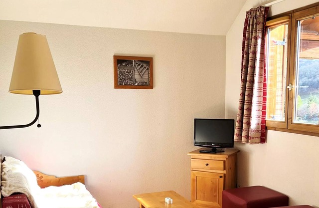 VVF Albiez-Montrond Maurienne - 3 Room Duplex Apartment for 8 People + 1 Baby