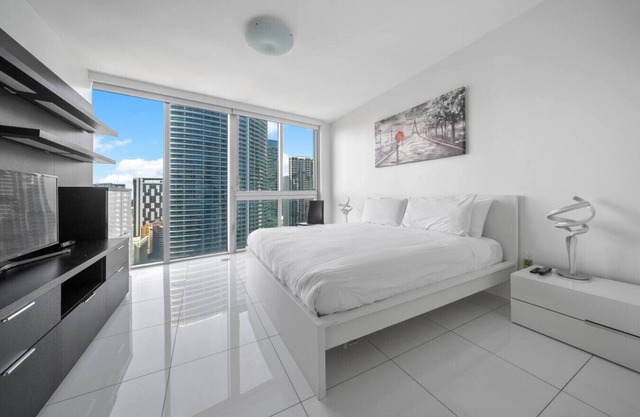W Miami - LUXURY condo w/Amazing Views