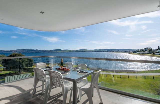 Waimahana Apartment 8