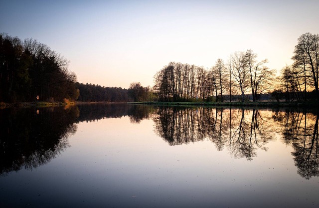 WALDHAVEL. Vacation home "HAVELBLICK" directly on the water, with a wide view of nature.
