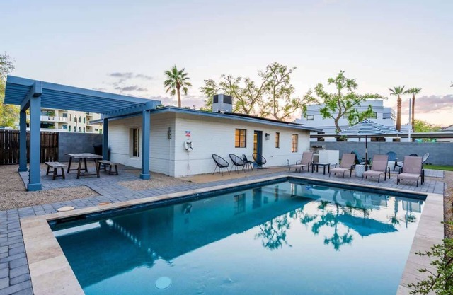 Walk 2 Old Town| Sparkling Pool | Fire Pit | Oasis