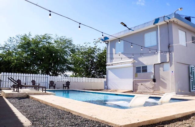 Walk to Beach, Pool & Eats - Perfect for Groups