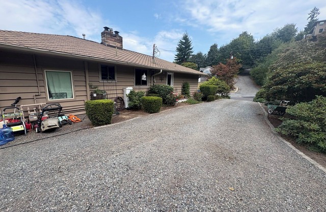 Walk to Beaches, Parks & Dining.n2BR Getaway with Fitness Room, AC, No Pets