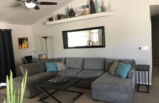 Walk to Cardinal's Stadium, Outlets, Westgate & Near Spring Training Fields