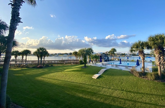 Walk to Florabama from Renovated Ground Floor 2Bd-2Ba w/Pickleball, Boat Slips