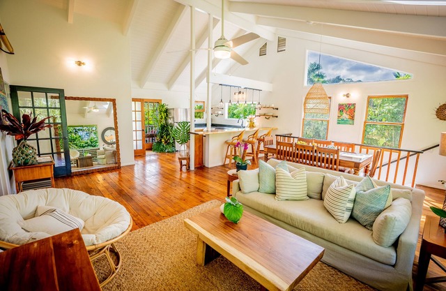 Walk to Hanalei Bay&Town. Waterfalls&Mountain Views. A/C, FREE Surf,Sup,Bike.etc