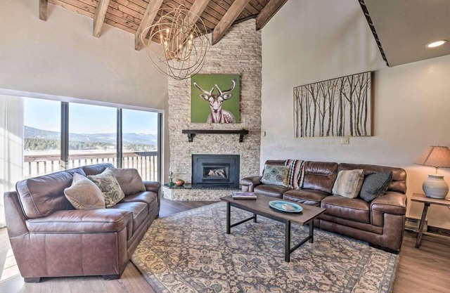 Walk to Lifts | Views | Fireplace | Mountain Meadows 202
