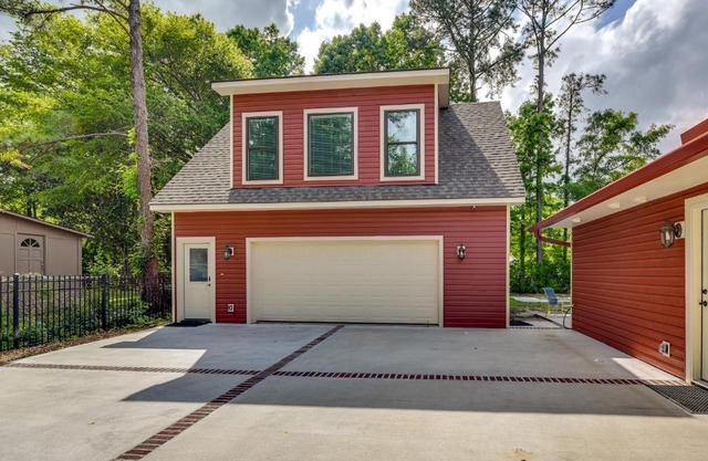 Walk to Old Town Quiet Bluffton Vacation Rental