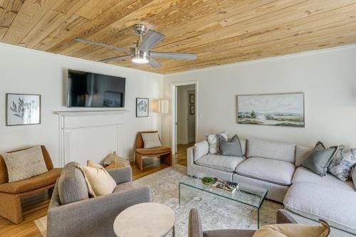 Walk to Ole Miss! Updated Home Near Oxford Square