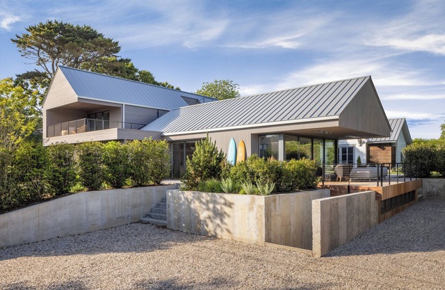 Walk to the Ditch Plains Beach from this 5 bedroom Spacious Modern Surf House!