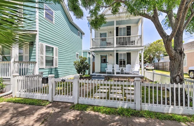 Walk to The Strand Historic Galveston Home!