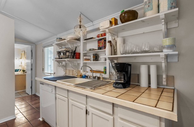 Walk to waterfront and the heart of downtown Morehead