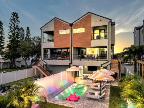 Walk2beach, Heated Salt Pool, Pool Table Gameroom