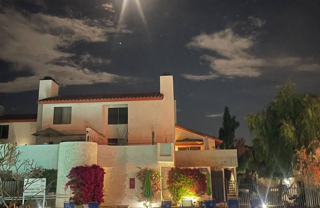 Walkable to Downtown Palm Springs - 2 Bed Condo with Pool & Spa, AC, Workspace