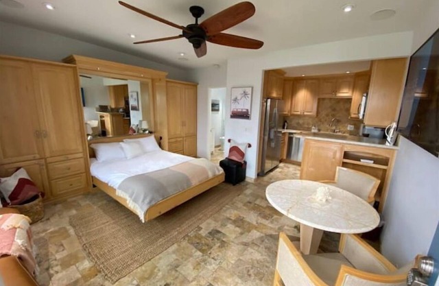 Walking distance to Beach!