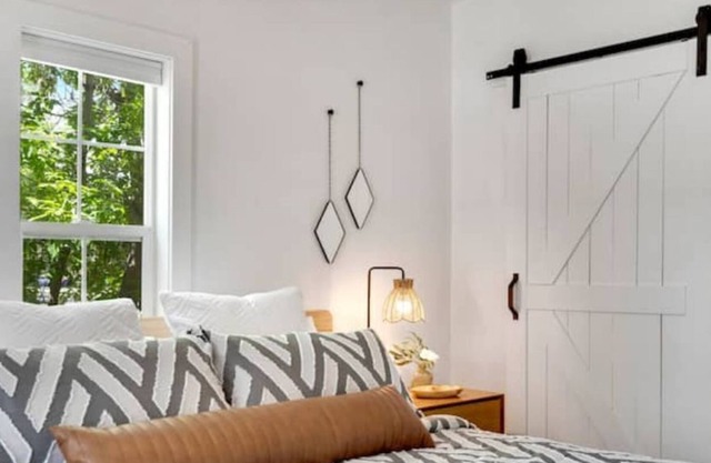 Walking Distance to Lake & Old Town