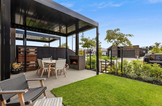 Wanaka New Luxury | Outdoor Fire | Sleeps 8