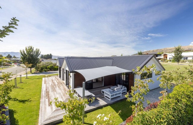 Wanaka`s Oasis Escape